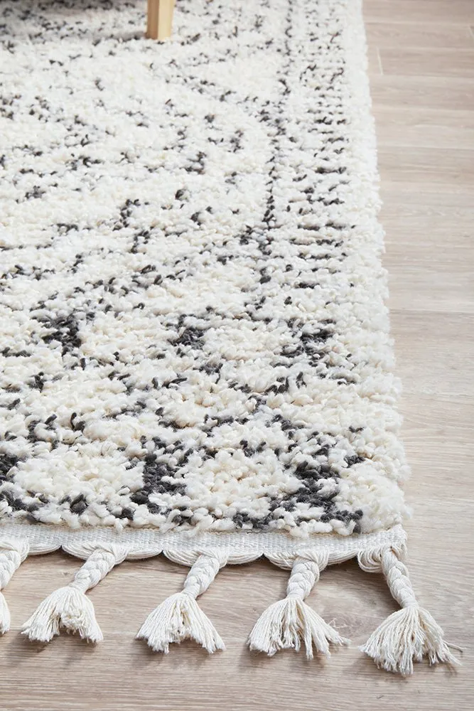 Casablanca Natural Patterned Shag Tassel Floor Rug