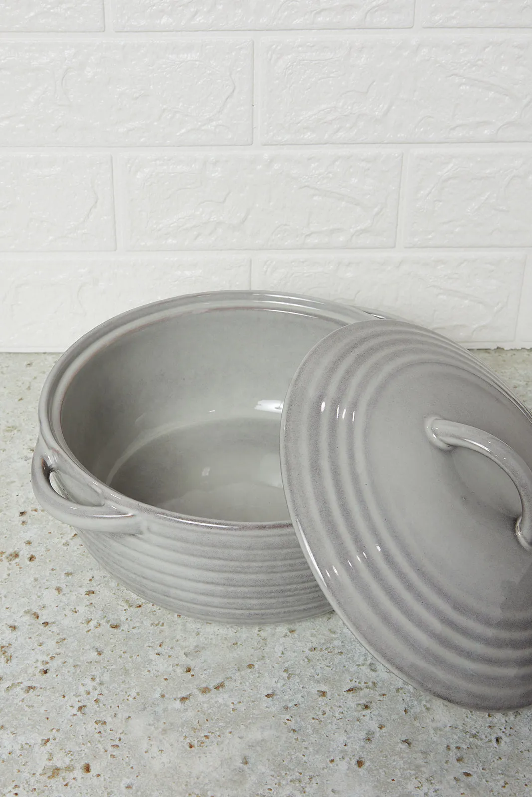 Grey Round Casserole With Lid